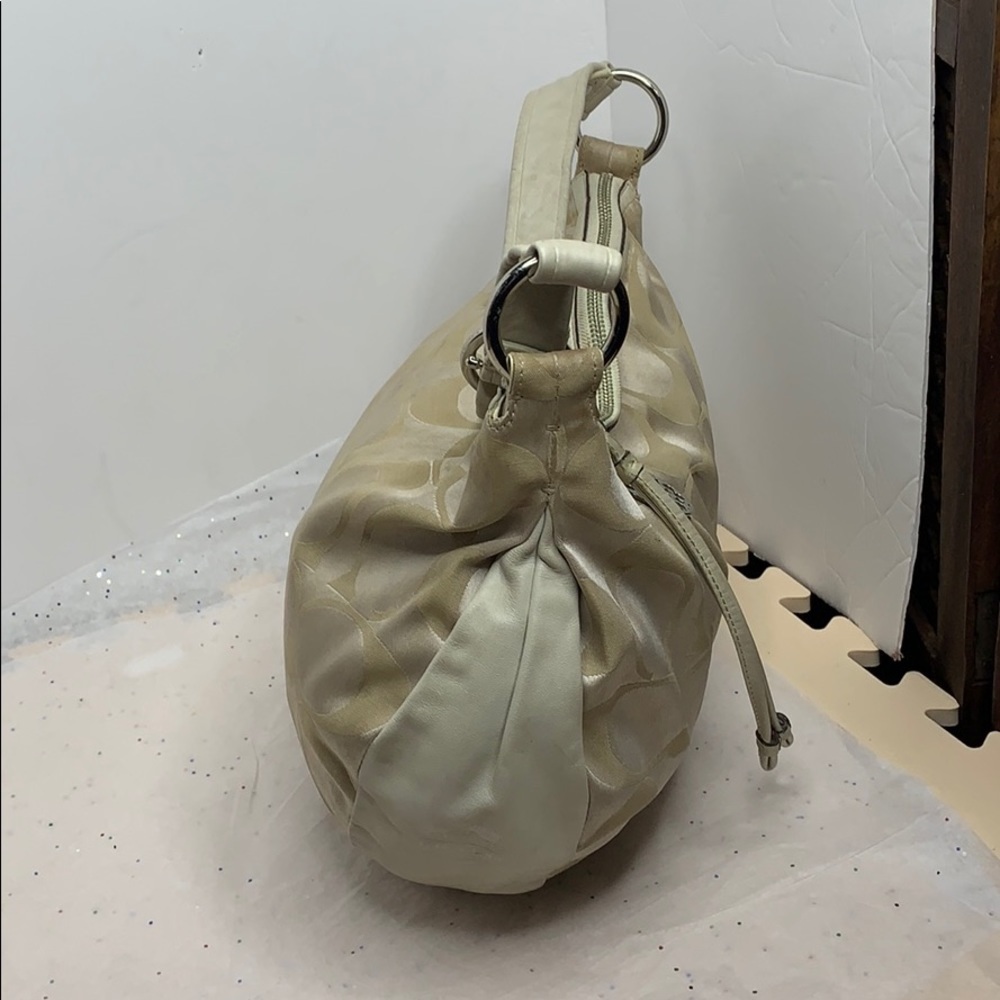 COACH WHITE /light khaki Signature "C" Ali - Picture 2 of 8